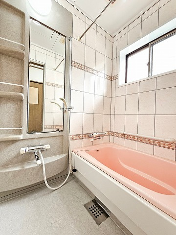 【浴室】 | 安来市荒島町収益戸建 | 日々の暮らしに欠かせないお風呂です