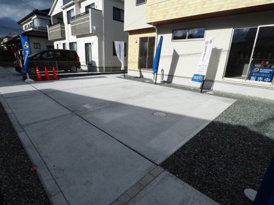 【駐車場】 | Blooming　Garden　伊達市根岸　１号棟