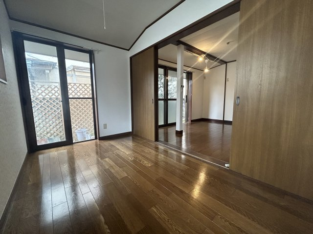 【居間・リビング】 | 春日貸家（東側） | 1階洋室