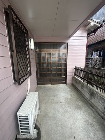 【エントランス】 | 春日貸家（東側）