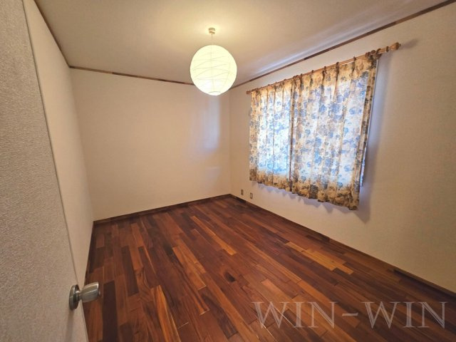 ユトリロ新栄 Bの洋室