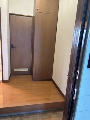 【玄関】 | パティオ北本 | 明るい玄関です