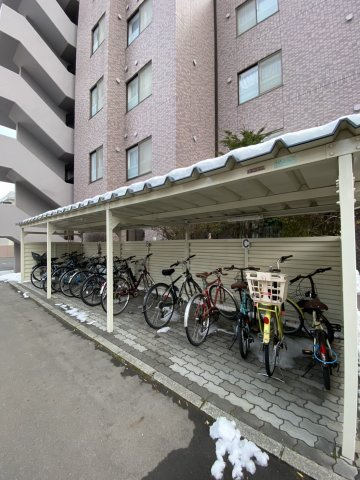 チュリス南10条の駐輪場