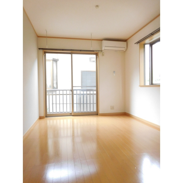 ヴィラ・ドマーニの居間・リビング