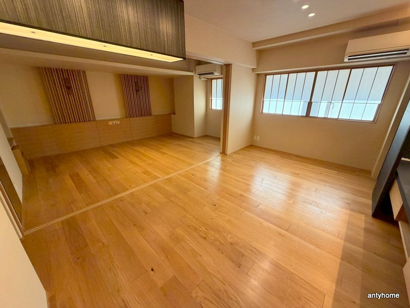 おおきに東心斎橋ビル　仲介手数料無料の居間・リビング