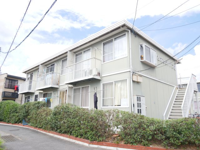 ホリホックハウスB棟の外観