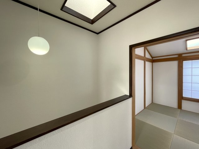ロフトって普通行き止まりですよね？そこから先、秘密の屋上みたいなちょっとオモローな『神奈川区六角橋６丁目』内外装リフォームの和室|落ち着いた雰囲気の和室付きです
