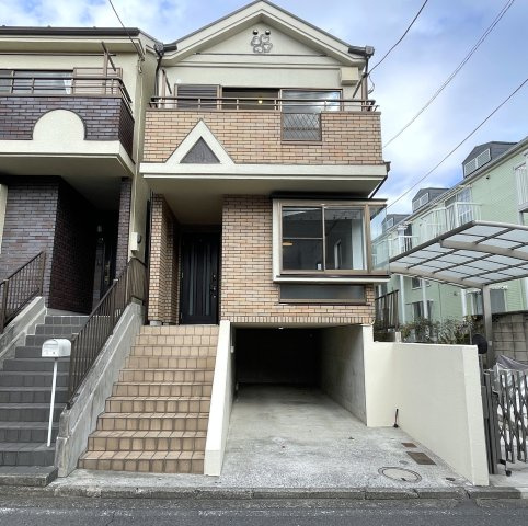 ロフトって普通行き止まりですよね？そこから先、秘密の屋上みたいなちょっとオモローな『神奈川区六角橋６丁目』内外装リフォーム