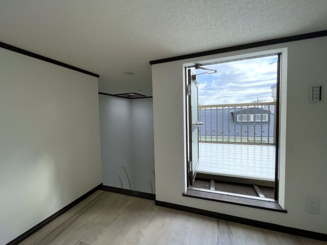 ロフトって普通行き止まりですよね？そこから先、秘密の屋上みたいなちょっとオモローな『神奈川区六角橋６丁目』内外装リフォームの内装|内装も気になるポイント