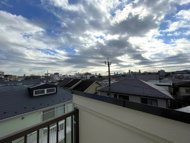 ロフトって普通行き止まりですよね？そこから先、秘密の屋上みたいなちょっとオモローな『神奈川区六角橋６丁目』内外装リフォームの展望