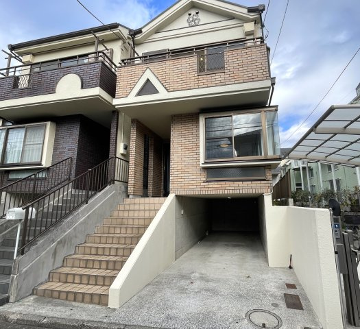 ロフトって普通行き止まりですよね？そこから先、秘密の屋上みたいなちょっとオモローな『神奈川区六角橋６丁目』内外装リフォームの外観|外はこのようになっています