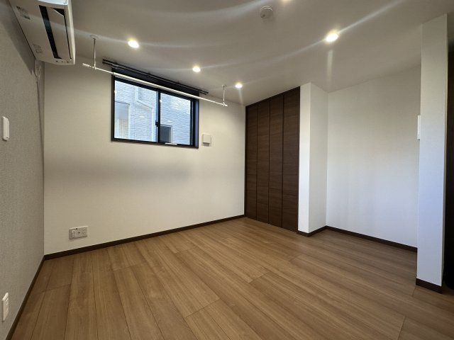 川崎市多摩区登戸新町のアパートの寝室