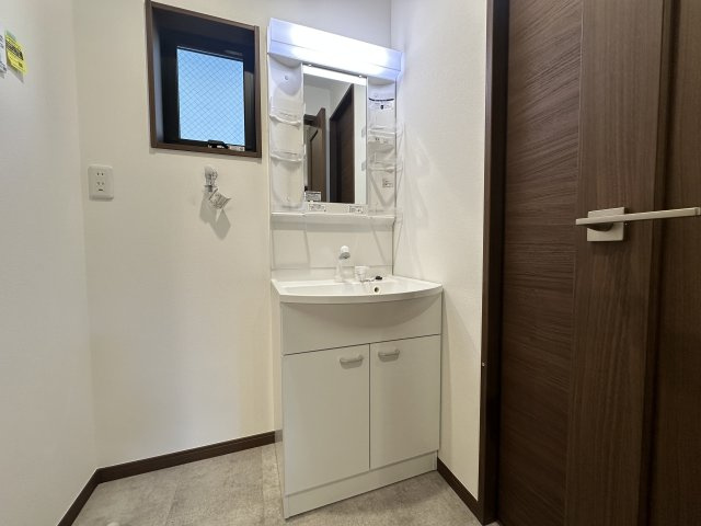 川崎市多摩区登戸新町のアパートの洗面所