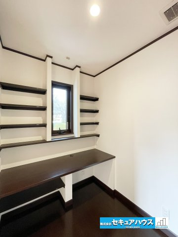 【今から見学可能です！！】豊明市二村台7丁目　中古戸建の和室|【和室】
1階の和室は客間や子供の遊び場、宿泊スペースにも変身します。押入はお布団以外の収納も可能♪