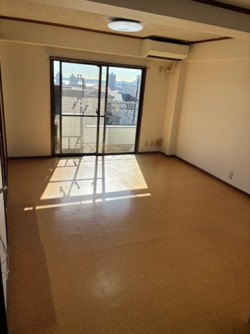 カサベルデ青谷の居間・リビング