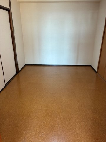 カサベルデ青谷の洋室