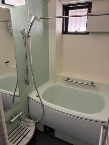 カサベルデ青谷の浴室|大変綺麗に使用されており浴室乾燥機付きです♪