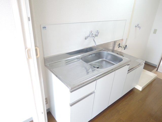 ドエル国立のキッチン|作業スペースが確保されたキッチンです※別部屋写真