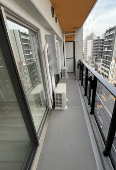 【バルコニー】 | ORSUS三ノ輪 | 外からの目が気にならないバルコニーで洗濯物が干せます