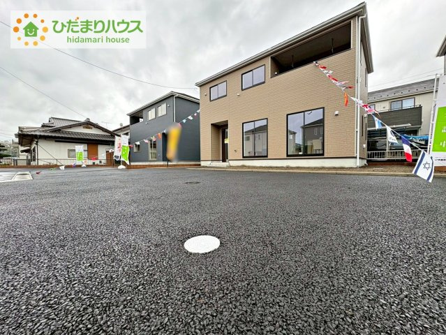 常陸大宮市姥賀町第3　新築戸建　6号棟の駐車場|時間がない時もらくらくと車の出し入れができる並列駐車場を完備！！