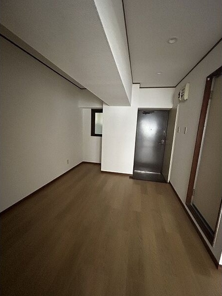 ラ・クール泉の居間・リビング