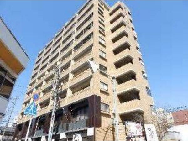 ラ・クール泉の外観