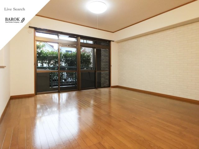 ジニアス皐月の居間・リビング