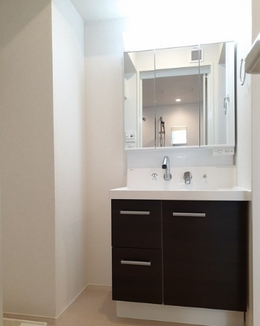 グローブステージA棟の独立洗面台