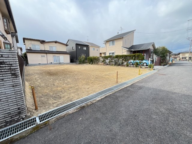 COLORSグリーンヒル　草津市南笠町２区画の前面道路含む現地写真|＊分筆完了前の写真です。