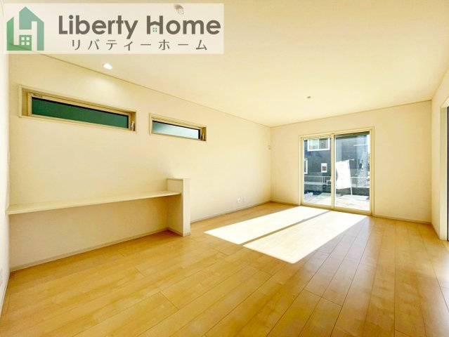 下妻市鬼怒　2号棟の居間・リビング