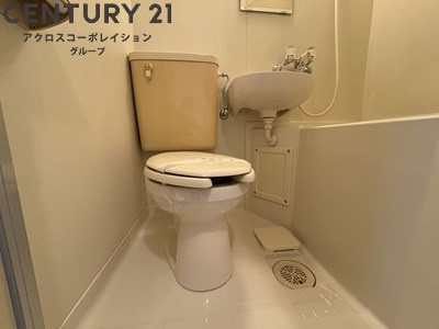 浴室内にトイレがあります☆