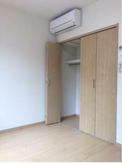 クレセント中野の寝室