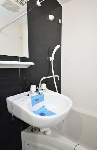 クレセント中野の洗面所