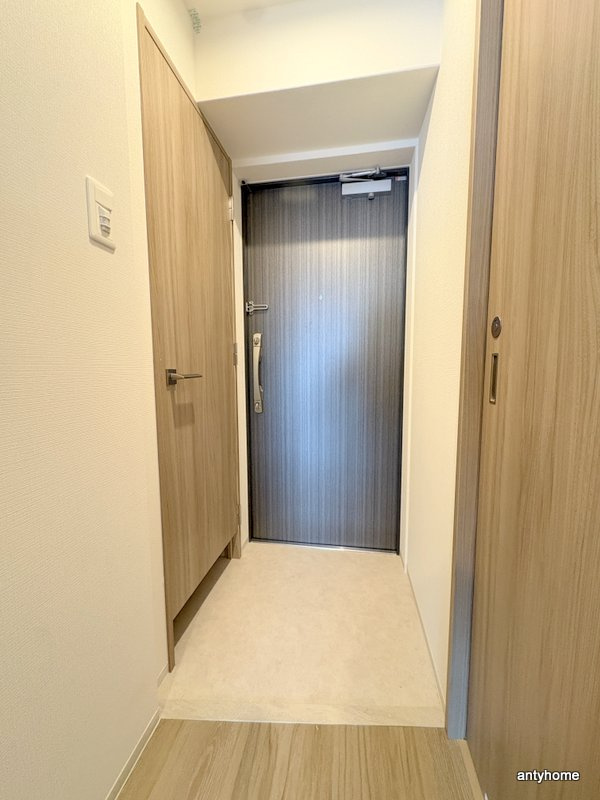 クローバー・グランデ今里　仲介手数料無料の玄関