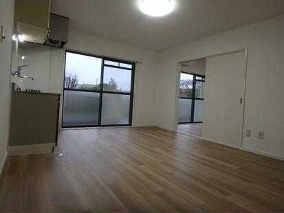 国分寺市戸倉４丁目の賃貸マンションの居間・リビング