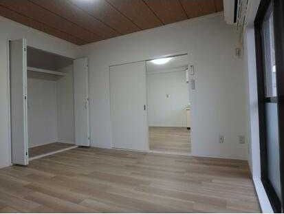 国分寺市戸倉４丁目の賃貸マンションの内装