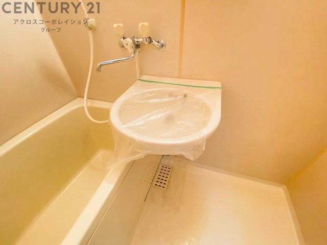 浴室内に洗面台付き！