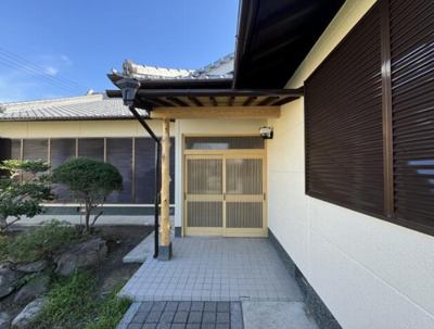 【玄関】 | 岩出市山527-40