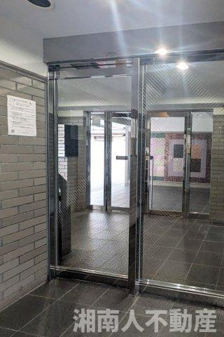 クリオ片瀬江ノ島1番館のエントランス|ゆとりのあるエントランスです