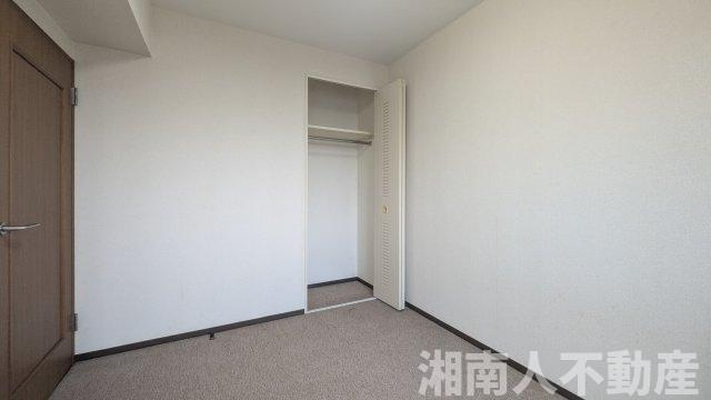 クリオ片瀬江ノ島1番館の洋室|個人の部屋や寝室として使える洋室です