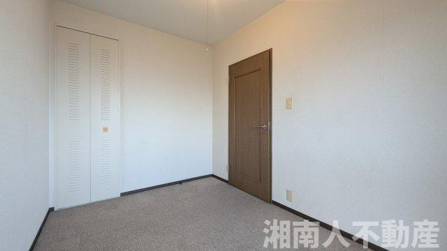 クリオ片瀬江ノ島1番館の洋室|個人の部屋や寝室として使える洋室です