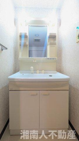 クリオ片瀬江ノ島1番館の独立洗面台|独立洗面台です