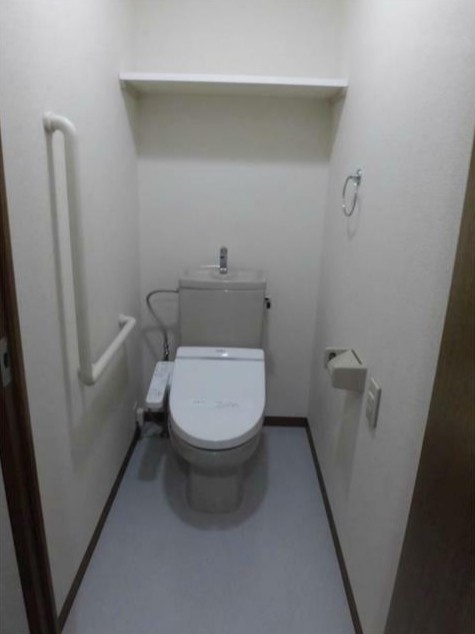 稲城市押立の賃貸マンションのトイレ