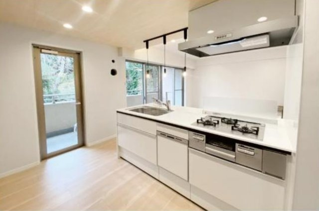 リステージ響の森横濱鶴見【仲介手数料無料】のキッチン