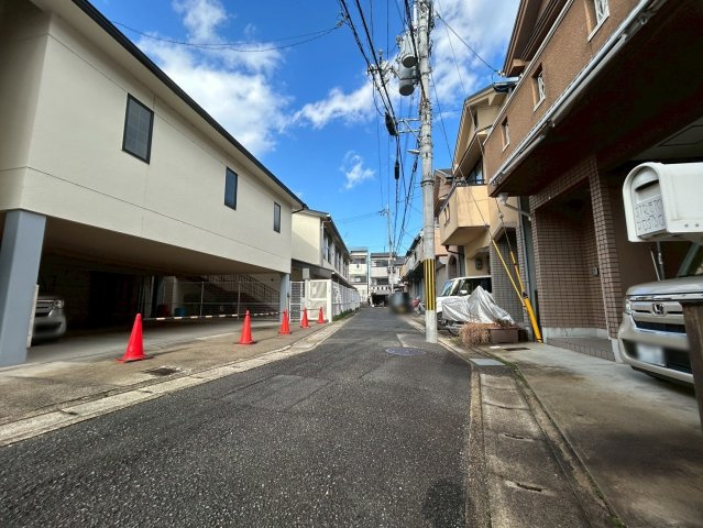 山田葉室町|前道見通し良好です！
比較的車通りが少ない為、お車の駐車安心♪（R7.12撮影）