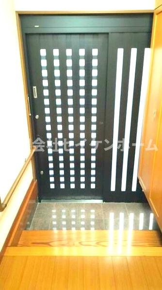 熊谷市上之　中古住宅（間取り9K）の玄関