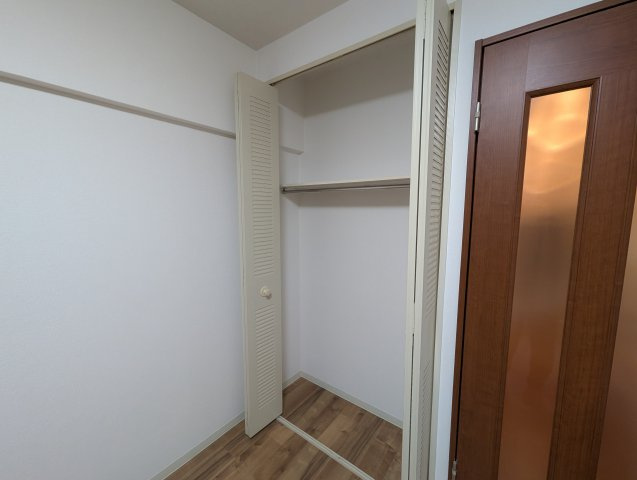 リエス伊丹駅前の収納