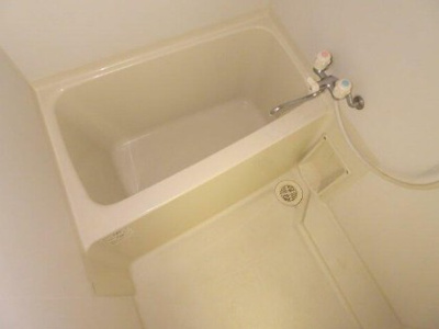 【浴室】 | グリーンハウス6 | 浴室乾燥機付きバス。