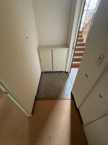 川崎市麻生区高石３丁目の賃貸マンションの玄関