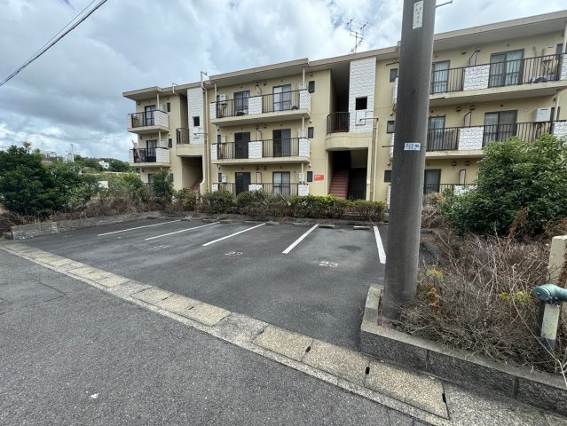 川崎市麻生区高石３丁目の賃貸マンションの駐車場